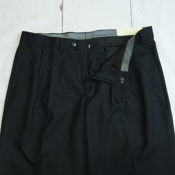 LAUREN RALPH LAUREN NWT Black Pleated Front Polished Cuff Machine Washab… - Picture 6 of 14